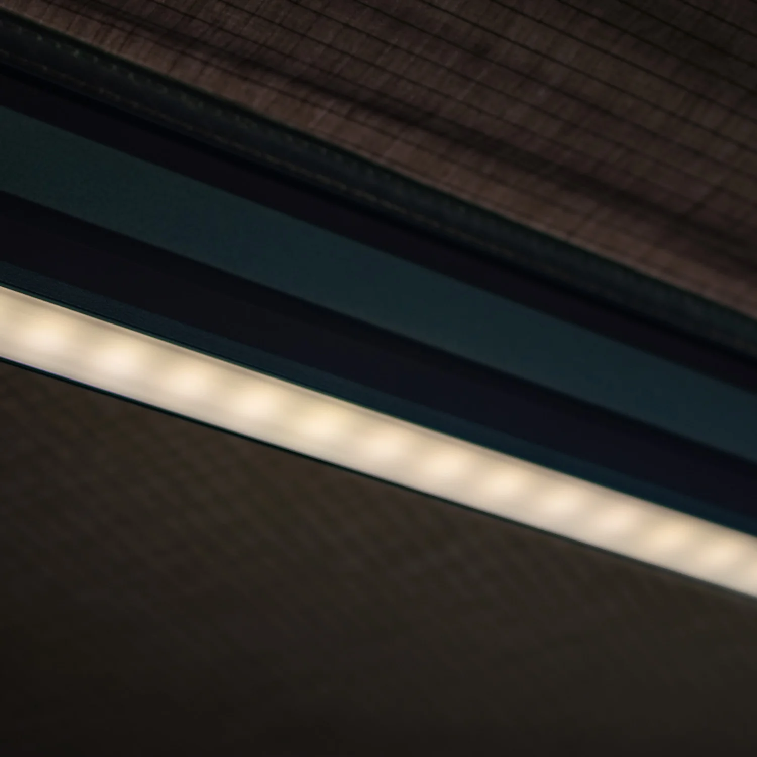 270 FREESTANDING LED AWNING R - Image 9